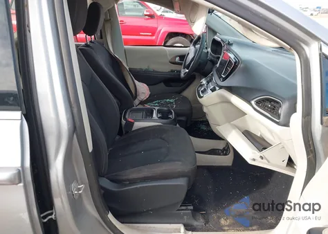 2017 Chrysler Pacifica Touring Plus z USA, uszkodzony, nr VIN 2C4RC1BG1HR841406